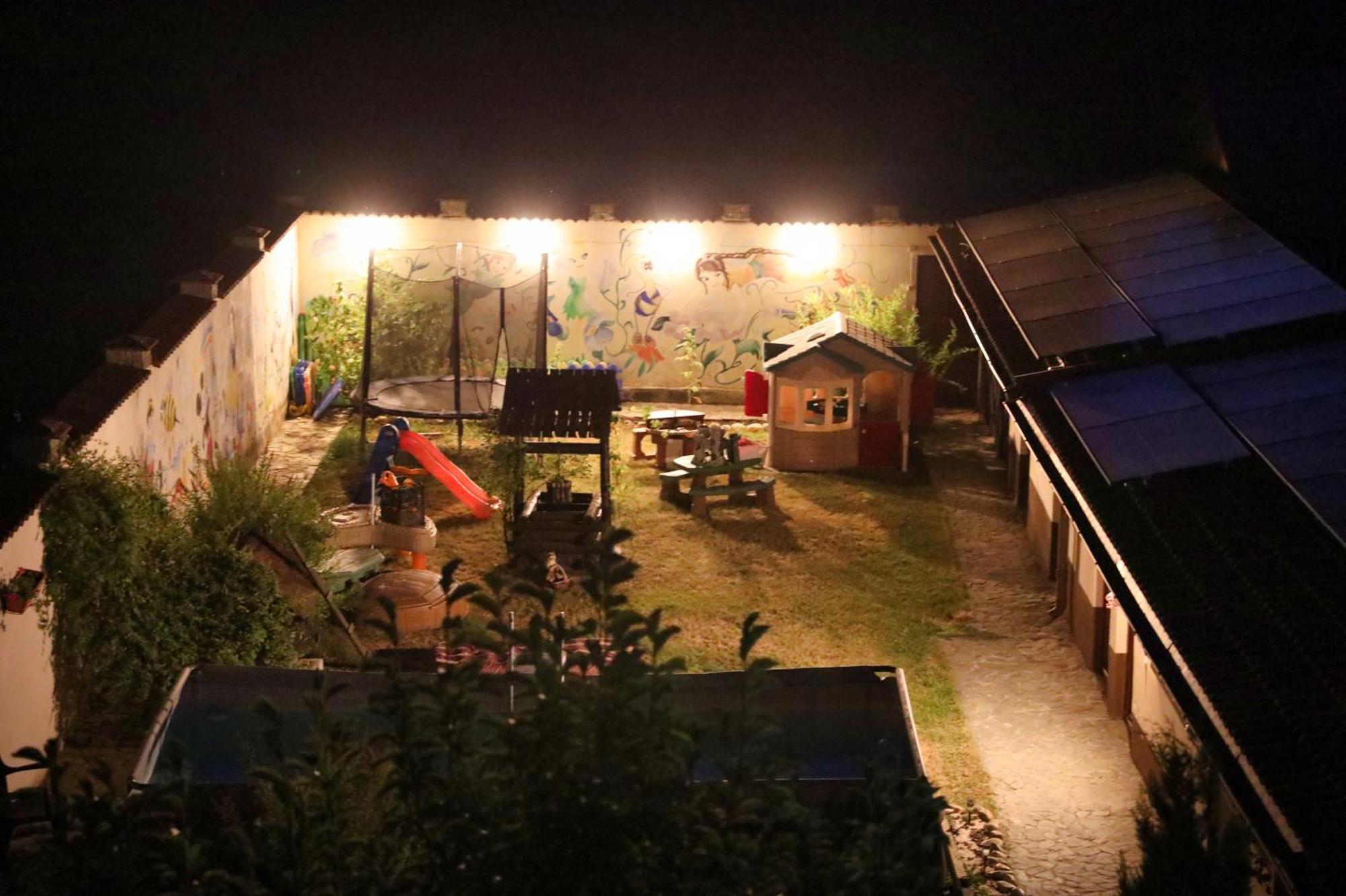 Pensiunea Giovani Târgu Jiu Exterior foto